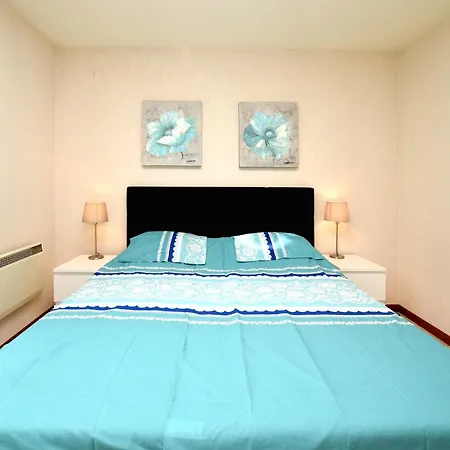 Beautiful In Durbuy With Garden