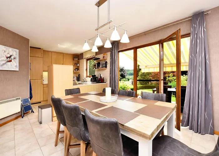 Beautiful In Durbuy With Garden Semesterbostad